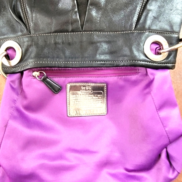 COACH | Black Leather Silver Hardware Shoulder Bag - Picture 8 of 11